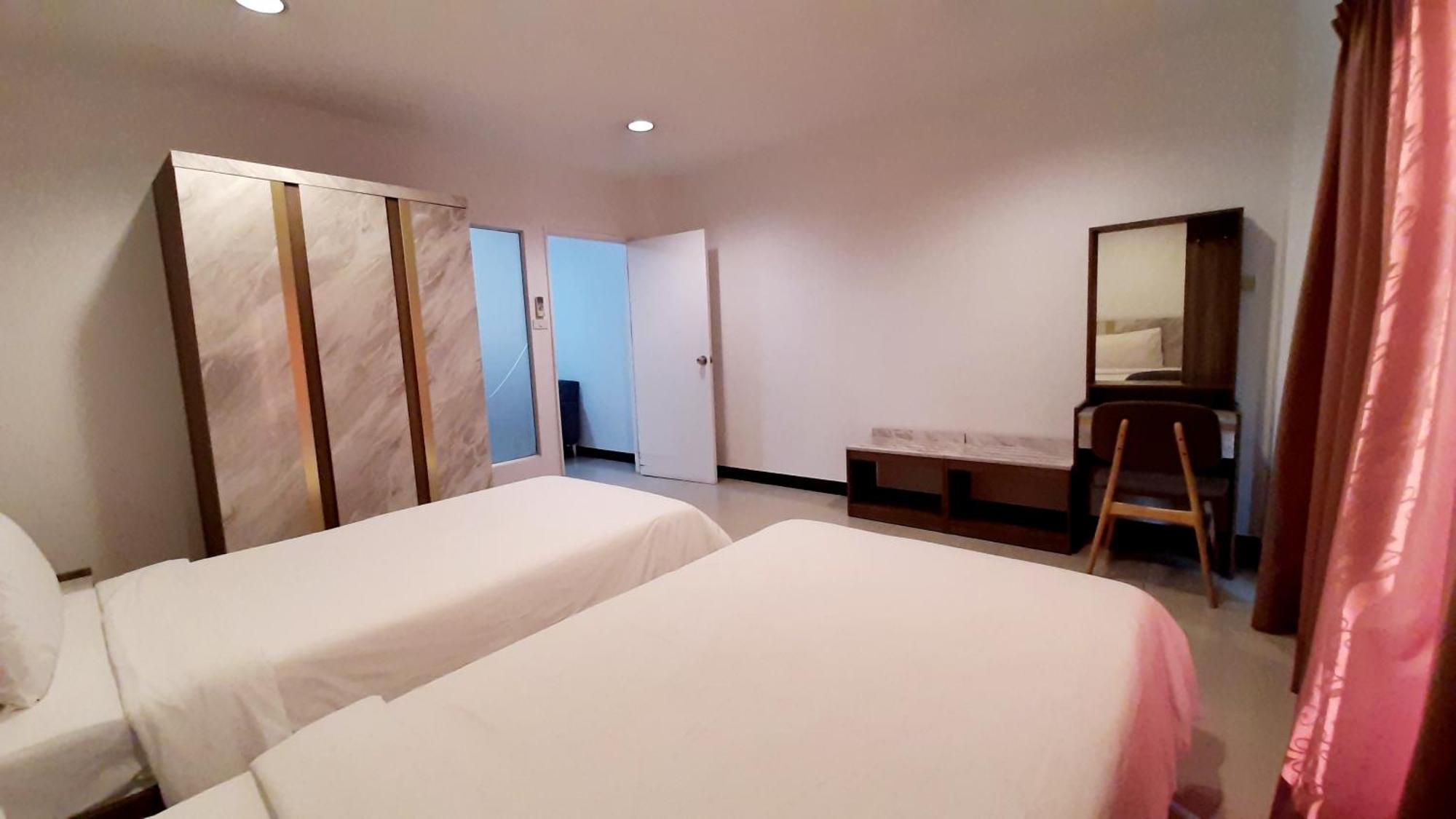 City Plaza Nana Hotel Bangkok Ngoại thất bức ảnh
