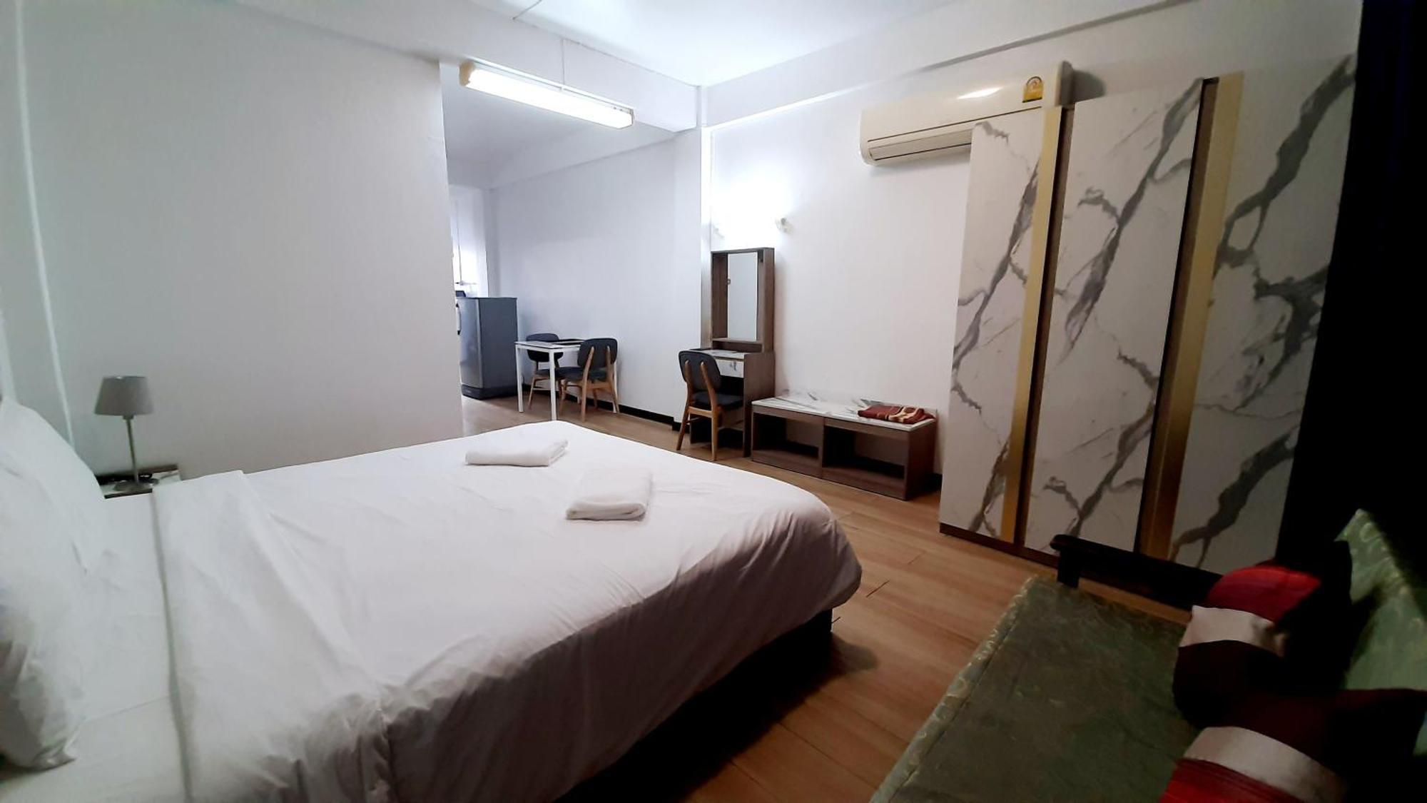 City Plaza Nana Hotel Bangkok Ngoại thất bức ảnh